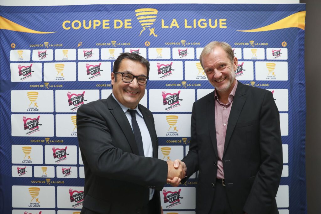 La Ligue de Football Professionnel renouvelle son engagement aux côtés des Restos pour les quatre prochaines saisons de la Coupe de la Ligue