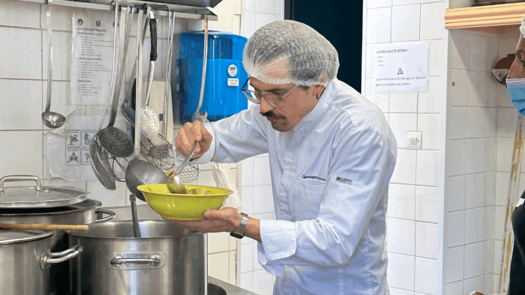 De l&rsquo;École Ducasse aux Restos du Cœur, « la cuisine crée des liens »