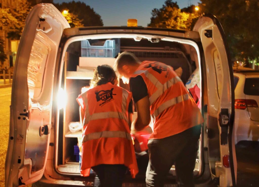 Maraude à Marseille&nbsp;: « On ne cesse pas d’avoir faim parce que c’est les vacances »