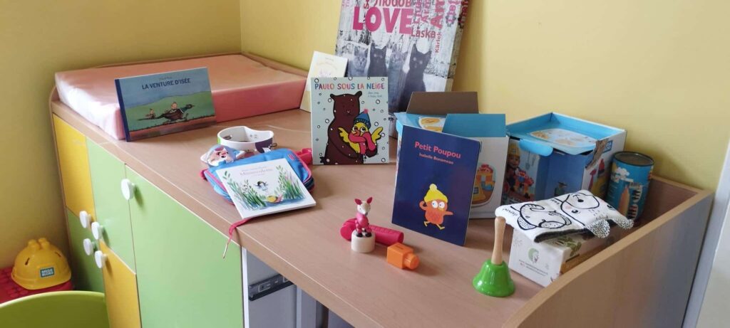 l’école des loisirs aux côtés des Restos du Cœur  pour favoriser l’accès à la lecture dès le plus jeune âge
